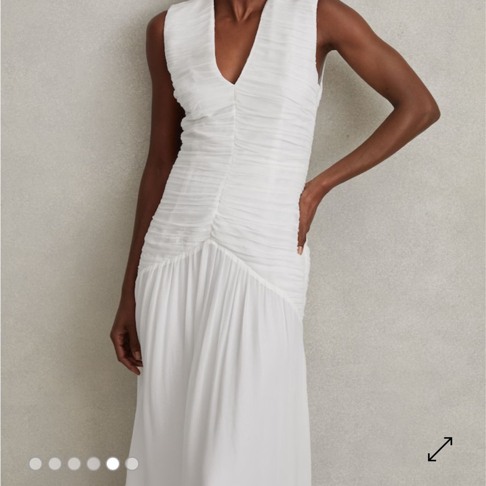 REISS SAFFY RUCHED BODYCON MIDI DRESS IN IVORY - Picture 5 of 6